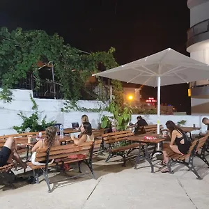Hostal K13, Sarandë